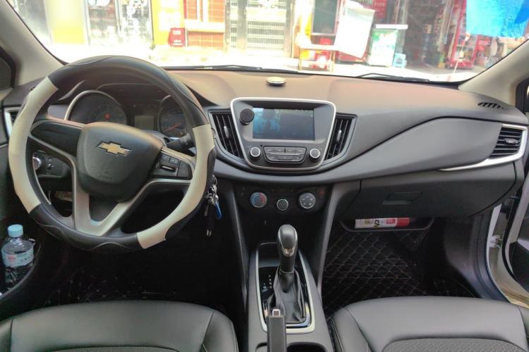 Used Chevrolet Cavalier 2019 320 Automatic Xinyue Edition Center Console