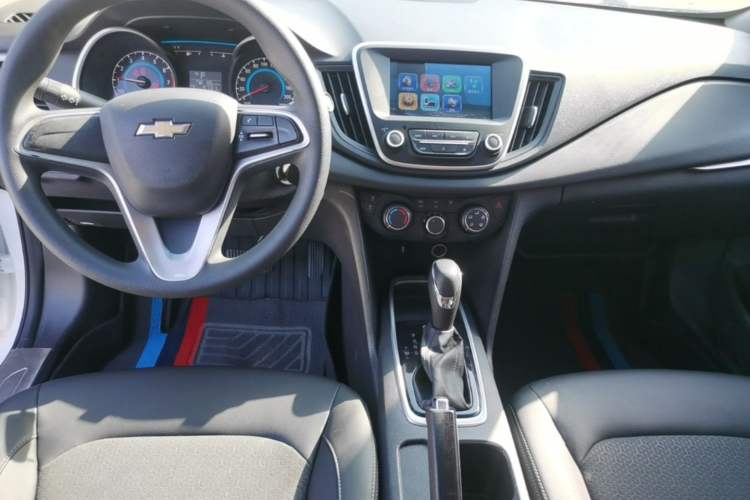 Used Chevrolet Cavalier 2019 320 Automatic Xinyue Edition Center Console