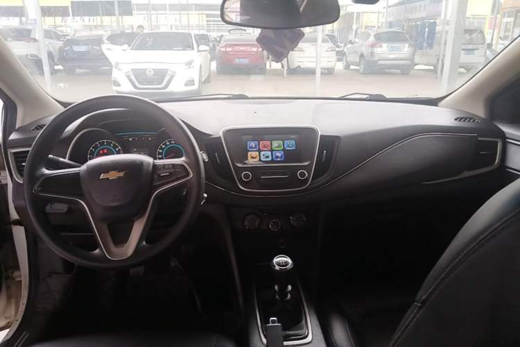 Used Chevrolet Cavalier 2019 320 Manual Xinyue Edition Center Console