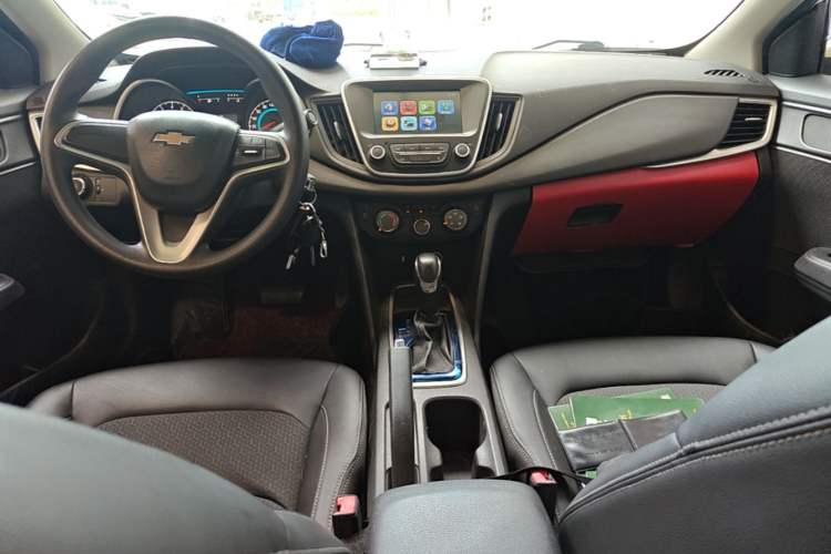 Used Chevrolet Cavalier 2019 320 Automatic Xinyue Edition Center Console
