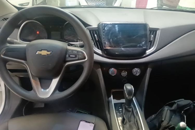 Used Chevrolet Cavalier 2019 320 Automatic Xinyue Edition Center Console