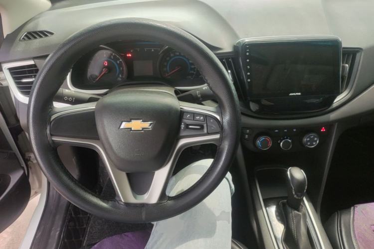 Used Chevrolet Cavalier 2019 320 Automatic Xinyue Edition Center Console
