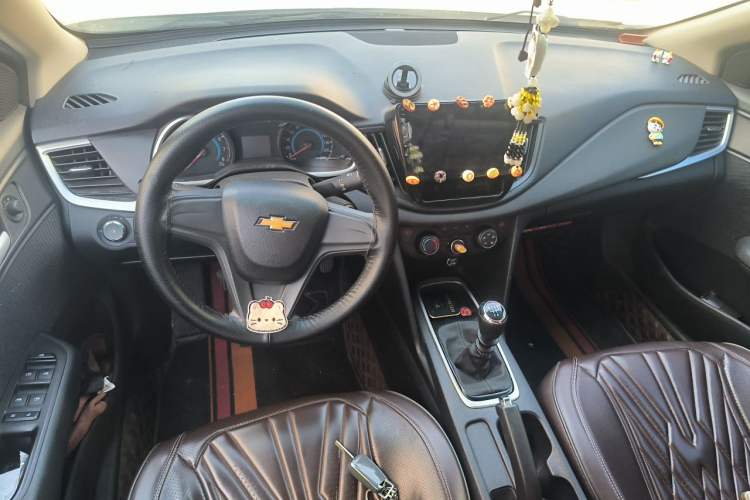 Used Chevrolet Cavalier 2019 320 Manual Enjoyment Edition Center Console