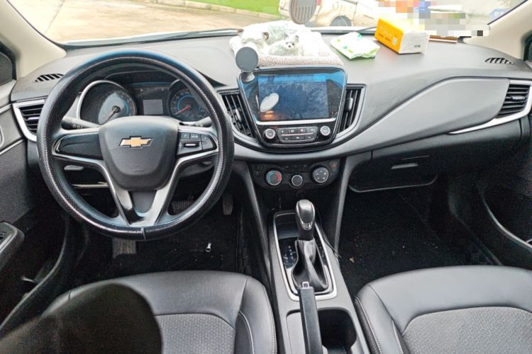 Used Chevrolet Cavalier 2019 320 Automatic Xinyue Edition Center Console