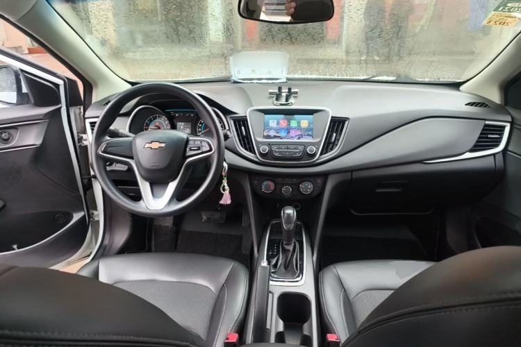 Used Chevrolet Cavalier 2019 320 Automatic Xinyue Edition Center Console