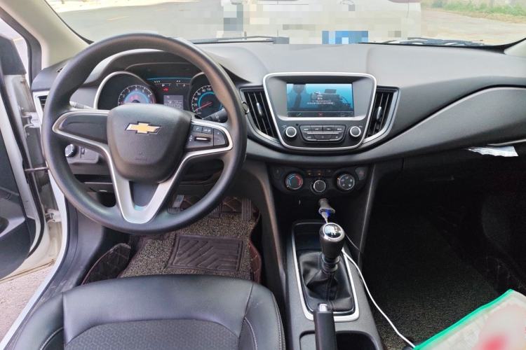 Used Chevrolet Cavalier 2019 320 Manual Xinyue Edition Center Console