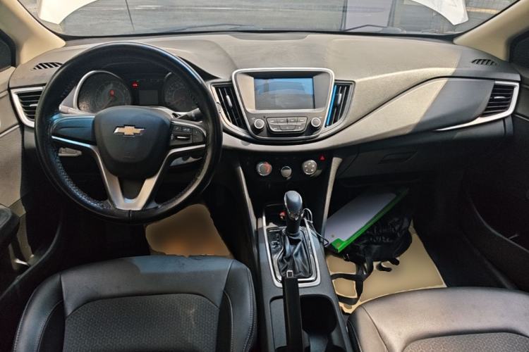 Used Chevrolet Cavalier 2019 320 Automatic Xinyue Edition Center Console