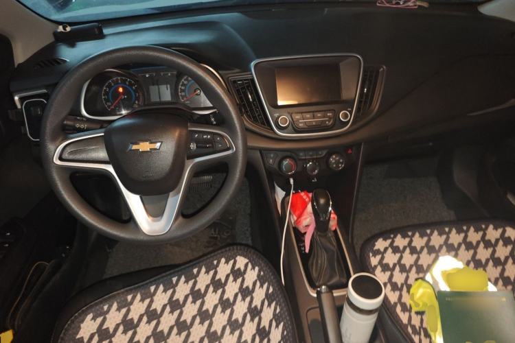Used Chevrolet Cavalier 2019 320 Automatic Xinyue Edition Center Console