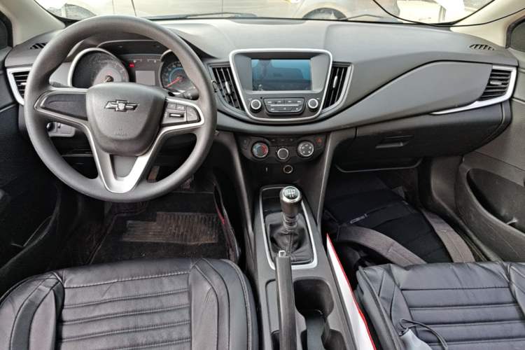 Used Chevrolet Cavalier 2019 320 Manual Xinyue Edition Center Console