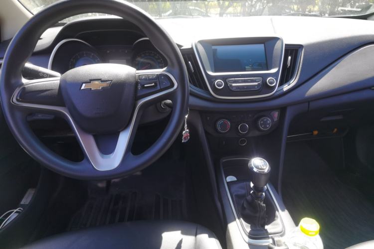 Used Chevrolet Cavalier 2019 320 Manual Xinyue Edition Center Console