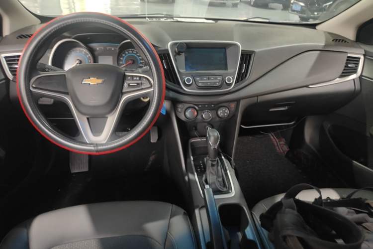Used Chevrolet Cavalier 2019 320 Automatic Xinyue Edition Center Console