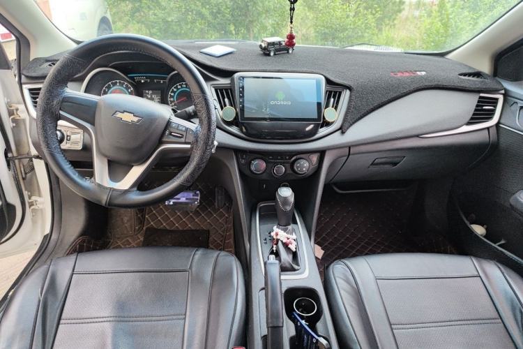 Used Chevrolet Cavalier 2019 320 Automatic Xinyue Edition Center Console