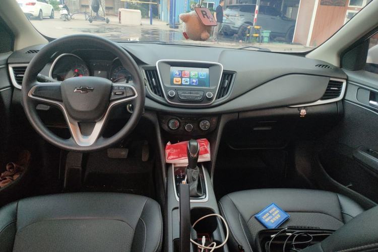 Used Chevrolet Cavalier 2019 320 Automatic Xinyue Edition Center Console