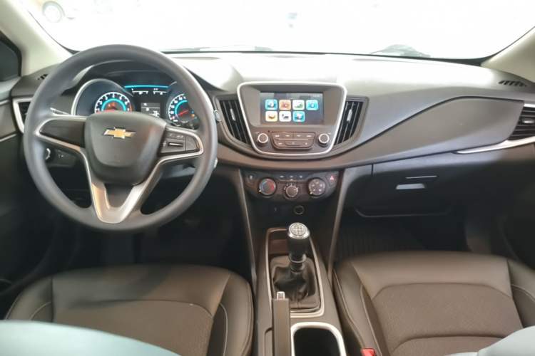 Used Chevrolet Cavalier 2019 320 Manual Xinyue Edition Center Console
