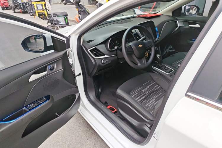 Used Chevrolet Cavalier 2019 320 Automatic Enjoyment with Sunroof Driver Seat