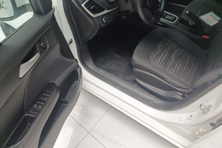 Used Chevrolet Cavalier 2019 320 Automatic Enjoyment with Sunroof Driver Seat