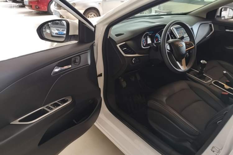 Used Chevrolet Cavalier 2019 320 Manual Xinyue Edition Driver Seat