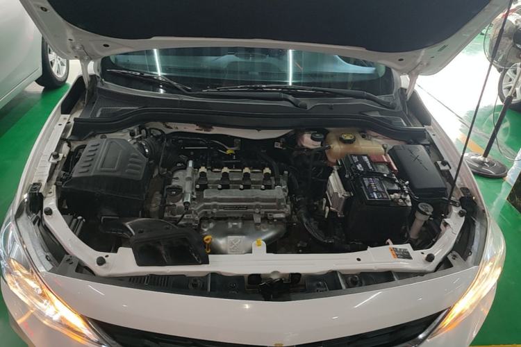 Used Chevrolet Cavalier 2019 320 Automatic Xinyue Edition Engine Bay