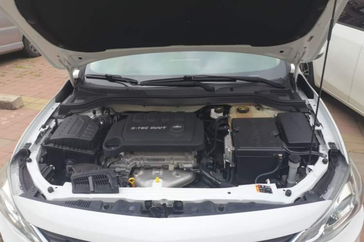Used Chevrolet Cavalier 2019 320 Automatic Xinyue Edition Engine Bay