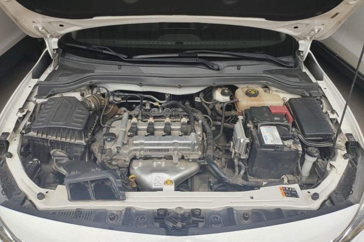 Used Chevrolet Cavalier 2019 320 Automatic Xinyue Edition Engine Bay