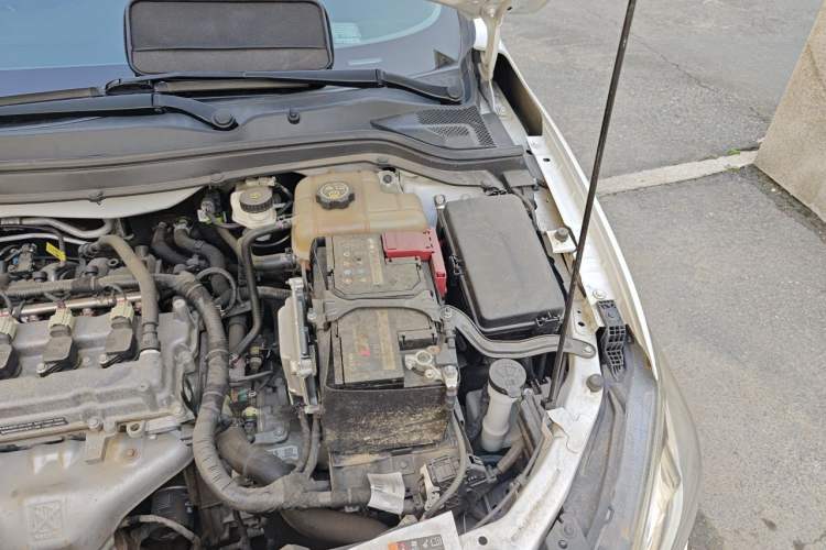 Used Chevrolet Cavalier 2019 320 Automatic Xinyue Edition Engine Bay Left