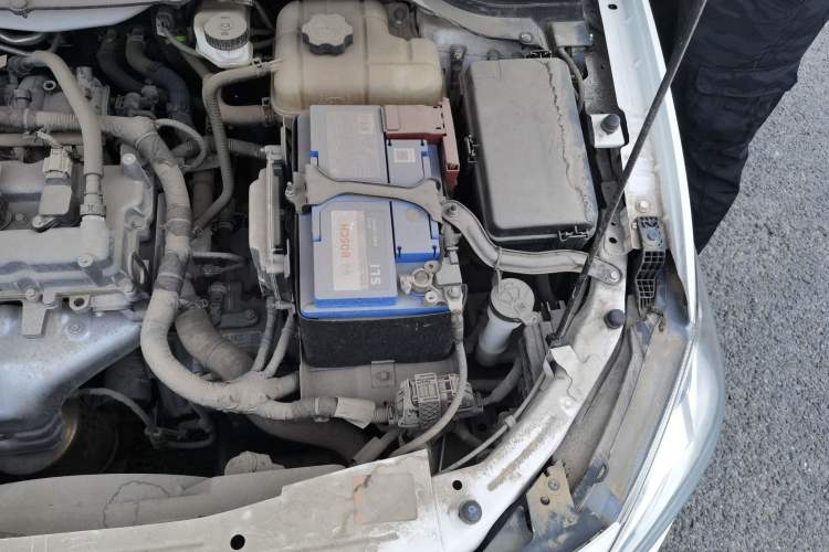 Used Chevrolet Cavalier 2019 320 Automatic Xinyue Edition Engine Bay Left