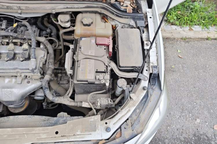 Used Chevrolet Cavalier 2019 320 Automatic Xinyue Edition Engine Bay Left