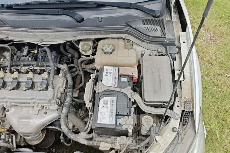 Used Chevrolet Cavalier 2019 320 Manual Xinyue Edition Engine Bay Left