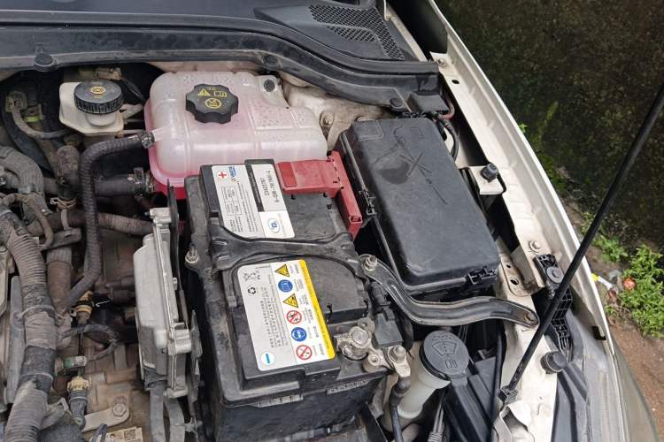 Used Chevrolet Cavalier 2019 320 Automatic Xinyue Edition Engine Bay Left