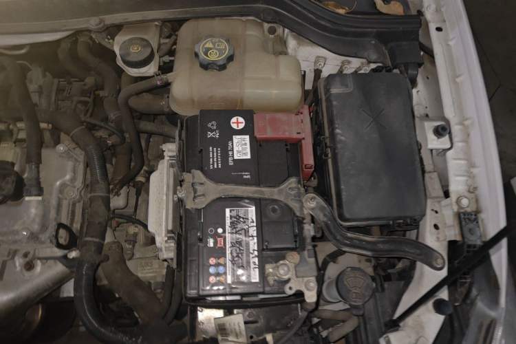 Used Chevrolet Cavalier 2019 320 Automatic Xinyue Edition Engine Bay Left