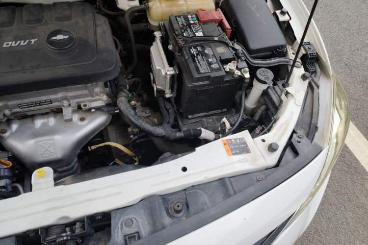 Used Chevrolet Cavalier 2019 320 Automatic Xinyue Edition Engine Bay Left