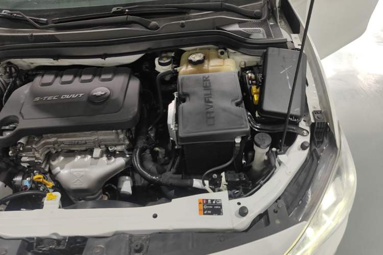 Used Chevrolet Cavalier 2019 320 Automatic Xinyue Edition Engine Bay Left