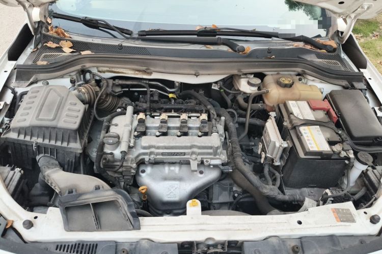 Used Chevrolet Cavalier 2019 320 Automatic Xinyue Edition Engine Bay