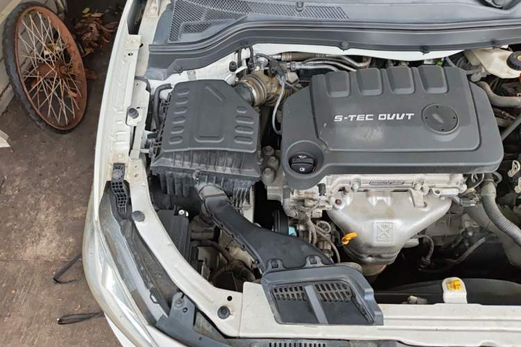Used Chevrolet Cavalier 2019 320 Automatic Xinyue Edition Engine Bay Right