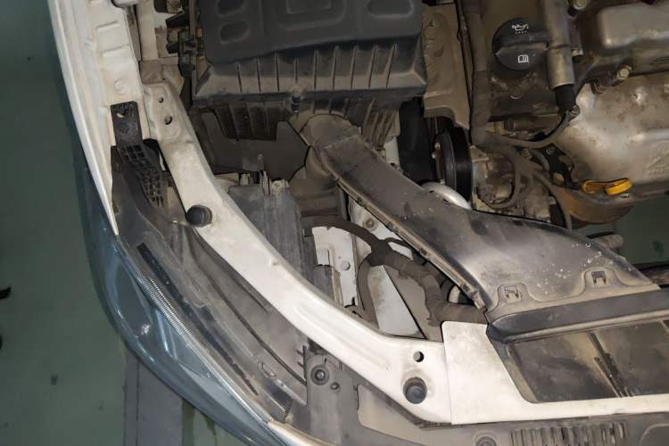 Used Chevrolet Cavalier 2019 320 Automatic Xinyue Edition Engine Bay Right
