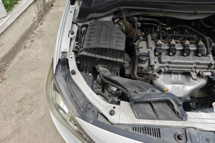 Used Chevrolet Cavalier 2019 320 Automatic Xinyue Edition Engine Bay Right