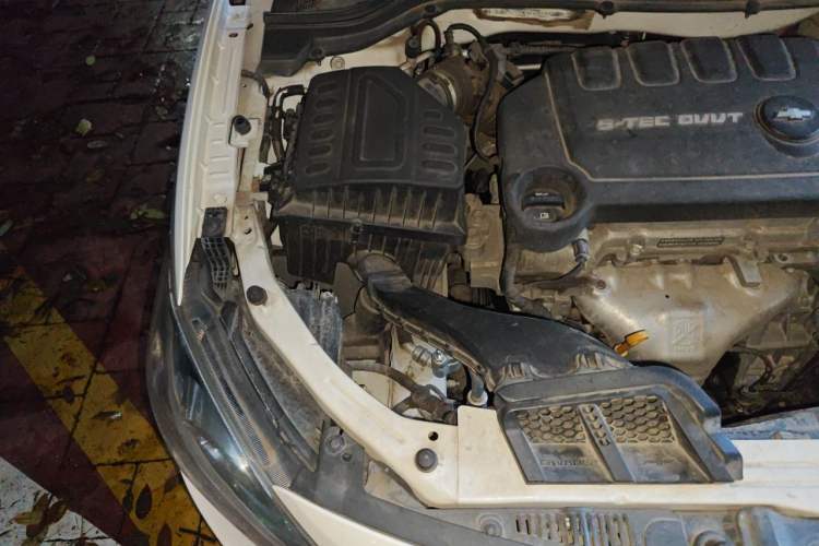 Used Chevrolet Cavalier 2019 320 Automatic Xinyue Edition Engine Bay Right
