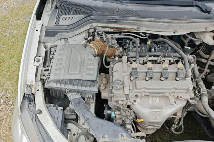 Used Chevrolet Cavalier 2019 320 Manual Xinyue Edition Engine Bay Right
