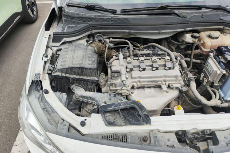 Used Chevrolet Cavalier 2019 320 Manual Xinyue Edition Engine Bay Right