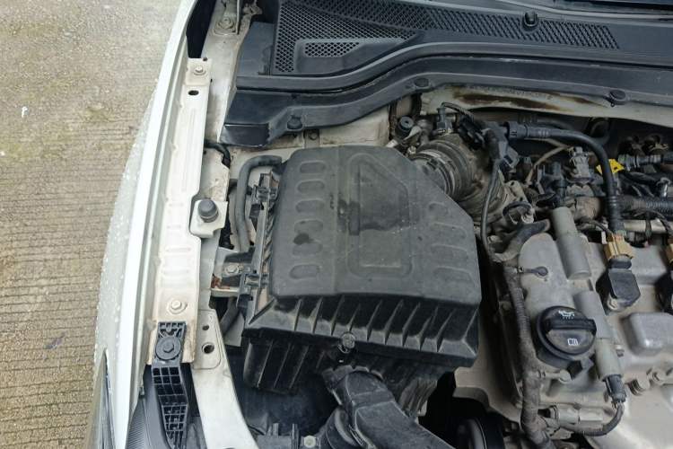 Used Chevrolet Cavalier 2019 320 Automatic Xinyue Edition Engine Bay Right