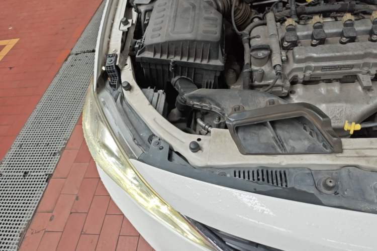 Used Chevrolet Cavalier 2019 320 Automatic Xinyue Edition Engine Bay Right