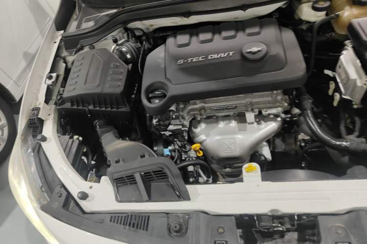Used Chevrolet Cavalier 2019 320 Automatic Xinyue Edition Engine Bay Right