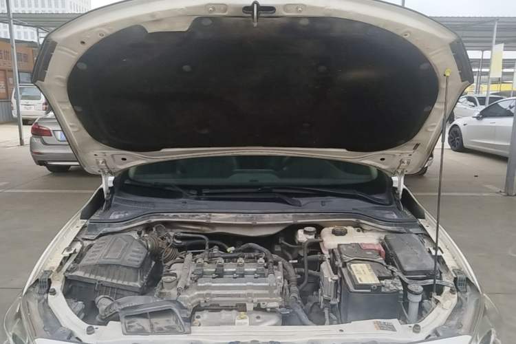 Used Chevrolet Cavalier 2019 320 Manual Xinyue Edition Engine Bay