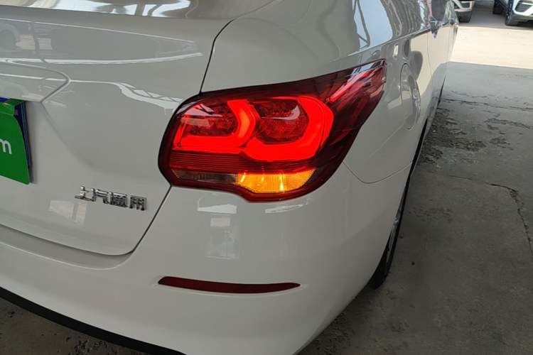 Used Chevrolet Cavalier 2019 320 Manual Enjoyment Edition Exterior 3