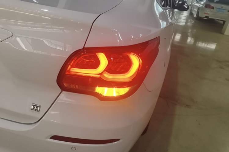 Used Chevrolet Cavalier 2019 320 Manual Xinyue Edition Exterior 3