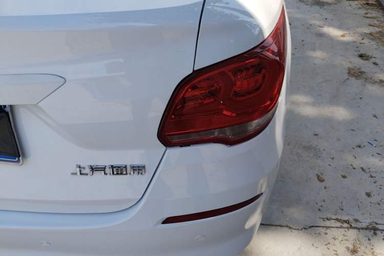 Used Chevrolet Cavalier 2019 320 Automatic Enjoyment with Sunroof Exterior 3