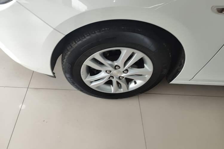 Used Chevrolet Cavalier 2019 320 Automatic Xinyue Edition Exterior 4