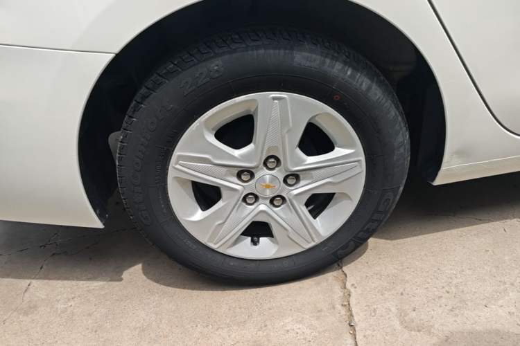 Used Chevrolet Cavalier 2019 320 Automatic Enjoyment with Sunroof Exterior 5