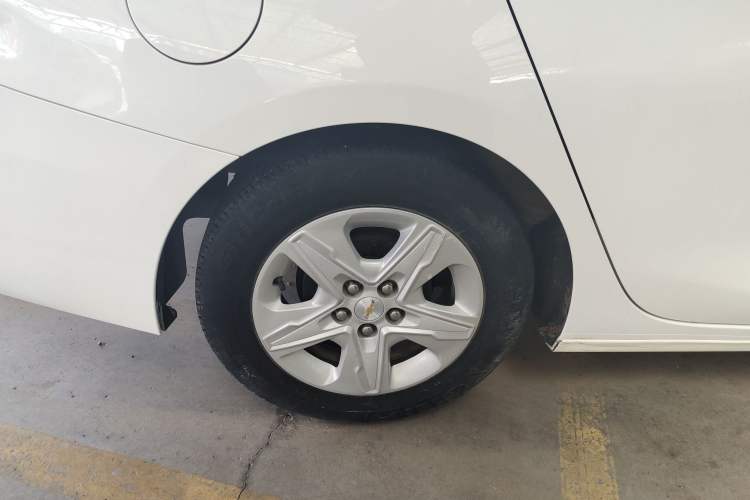 Used Chevrolet Cavalier 2019 320 Automatic Enjoyment with Sunroof Exterior 5