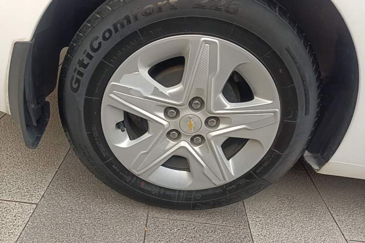 Used Chevrolet Cavalier 2019 320 Automatic Enjoyment with Sunroof Exterior 5